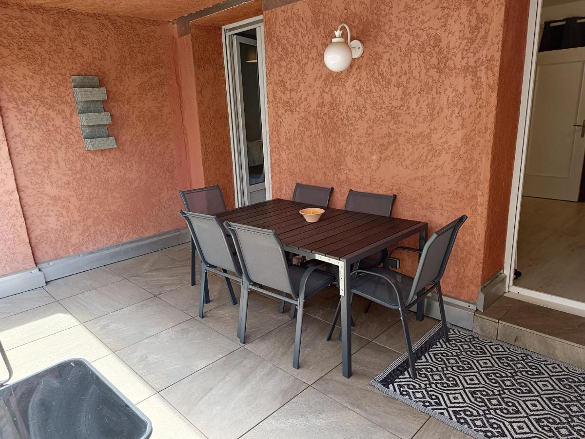 Appartement A 50 Metres De La Plage Fréjus Exteriör bild